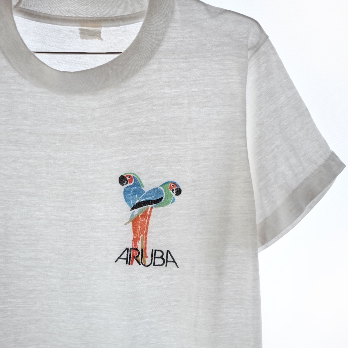 90s parrot bird t-shirt