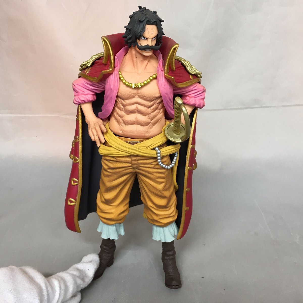 【中古品B】BANPRESTO(バンプレスト) ワンピース  KING OF ARTIST ゴール・D・ロジャー フィギュア ※箱なし、本体のみ（管理番号：063111)